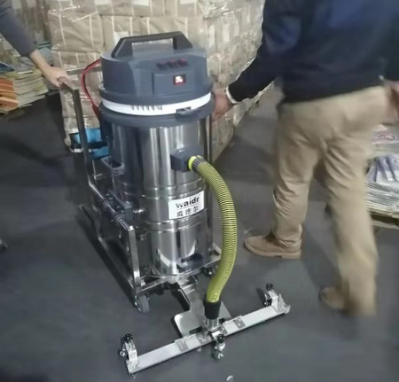 電瓶式工業吸塵器