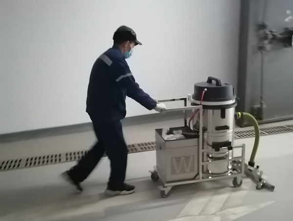 工業用電瓶式大功率吸塵器
