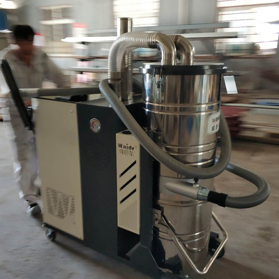 模具加工乳膠泡怎么清理快捷，用威德爾工業吸塵器快速清理