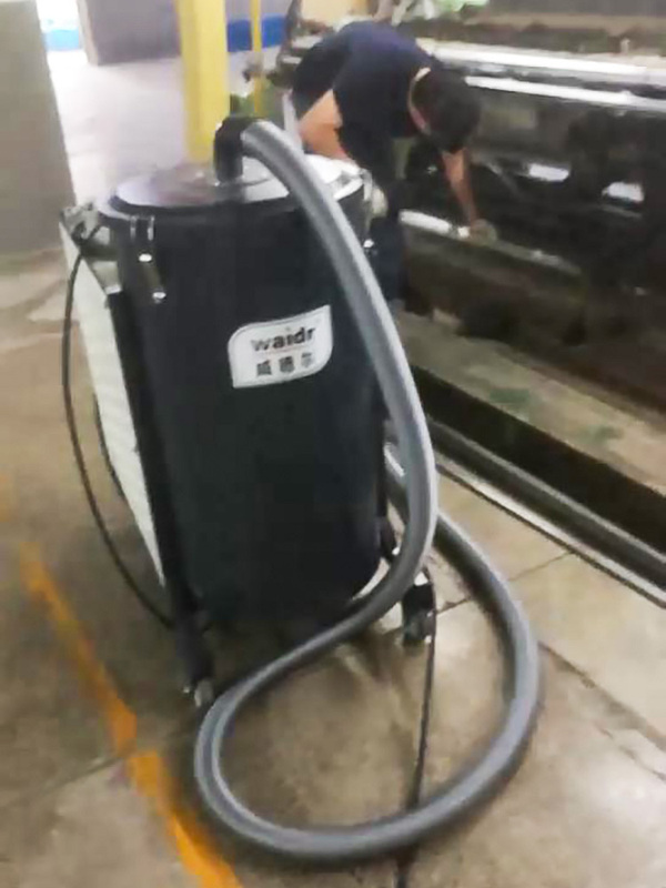 紡織車間移動吸塵器.jpg