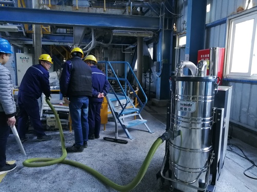 大功率工業(yè)用大型吸塵器.jpg