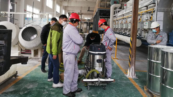 工業用電瓶式大功率吸塵器